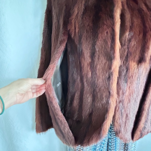 Vintage Fur Salon Stripling's Cape Fur Brown w/ Collar Arm Holes and Shoulder - Picture 7 of 13